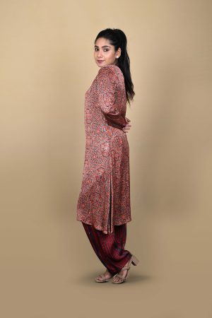 V-neck ethnic kurta with Mughal tile print and contrast piping